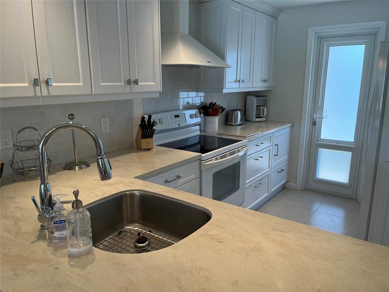 Image 15 of 40 For 1481 Ocean Blvd  415-a