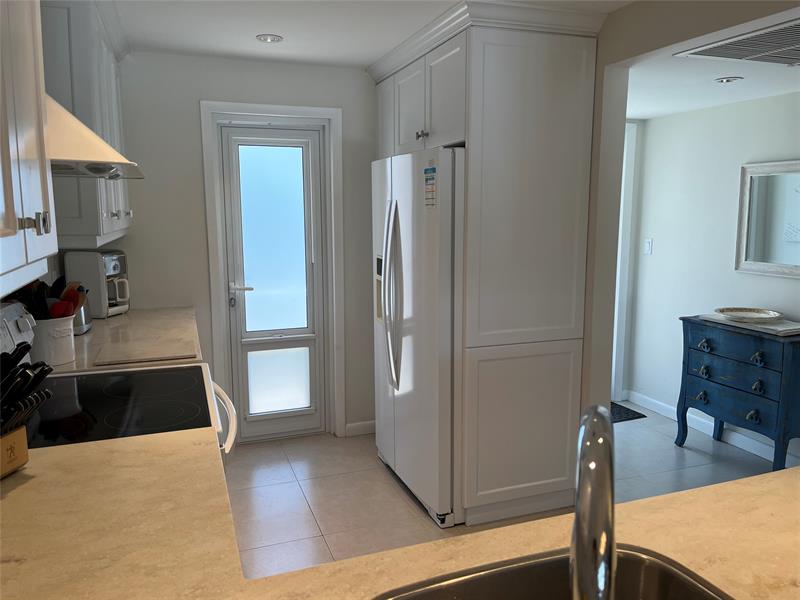 Image 16 of 40 For 1481 Ocean Blvd  415-a
