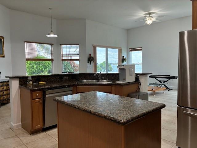 Image 11 of 41 For 18633 24th St