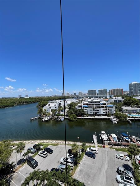 Image 11 of 50 For 400 Kings Point Dr  1027