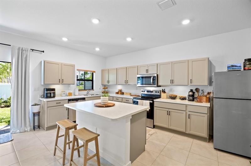 Image 10 of 39 For 369 8th Ct  