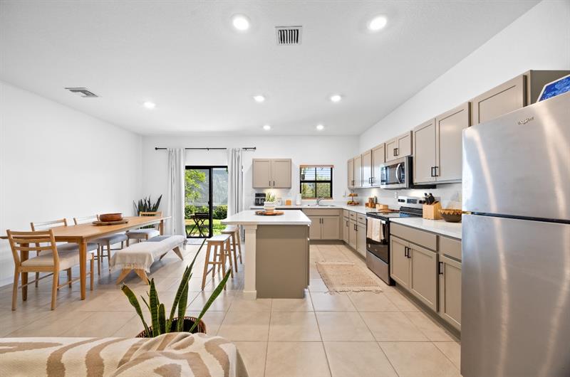 Image 7 of 39 For 369 8th Ct  