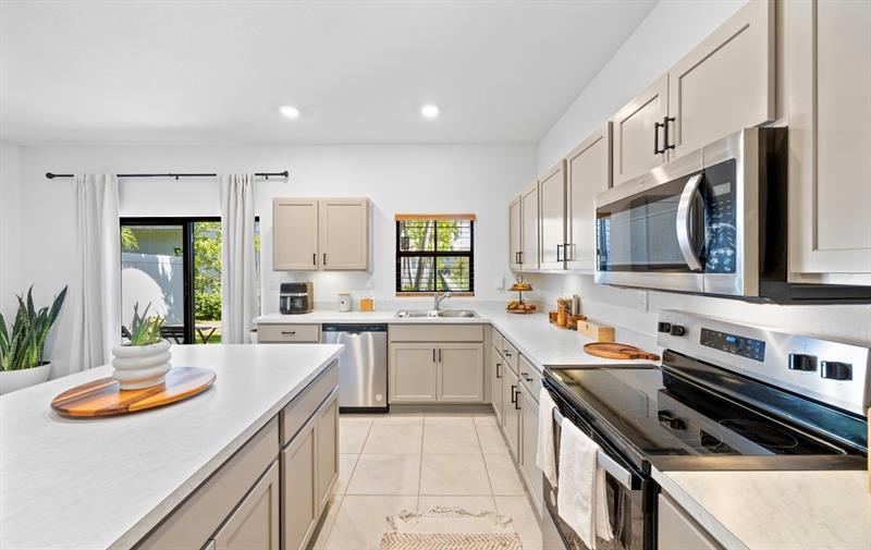 Image 9 of 39 For 369 8th Ct  