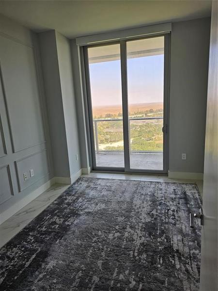 Image 17 of 34 For 2000 Metropica Way  2501