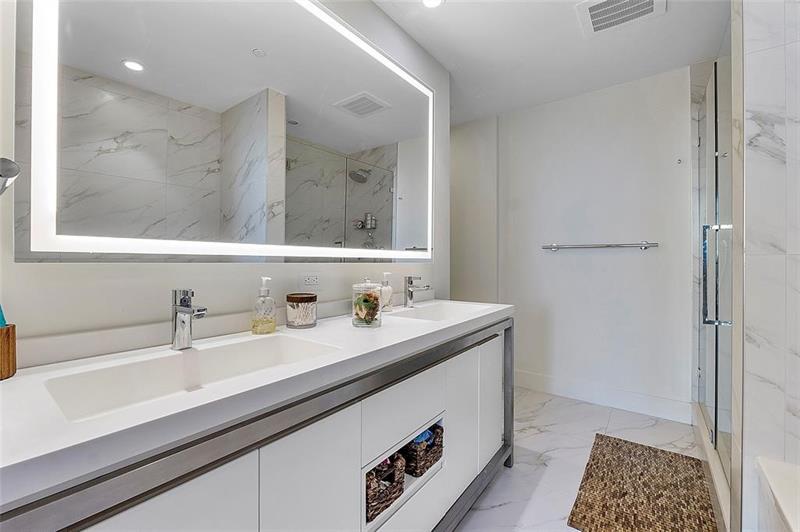 Image 18 of 34 For 2000 Metropica Way  2501