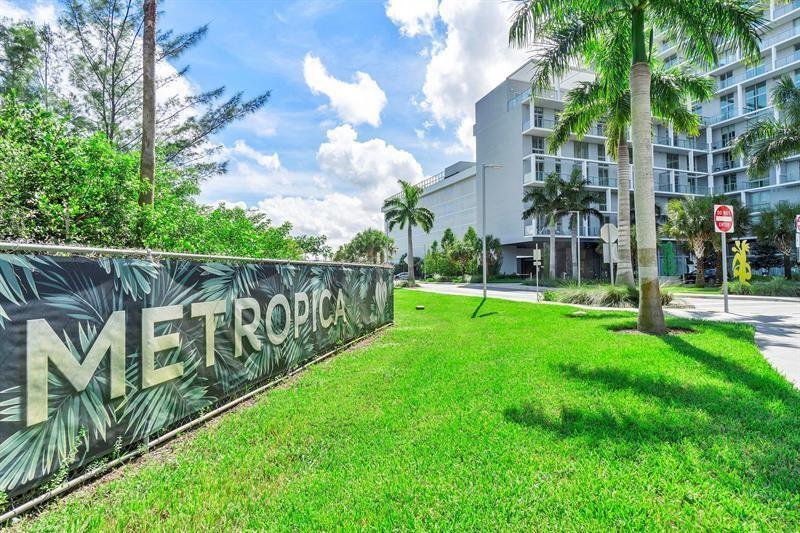 Image 3 of 34 For 2000 Metropica Way  2501