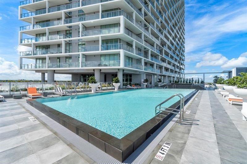 Image 32 of 34 For 2000 Metropica Way  2501
