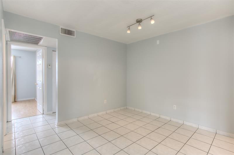Image 6 of 15 For 2500 67th Pl  22-26