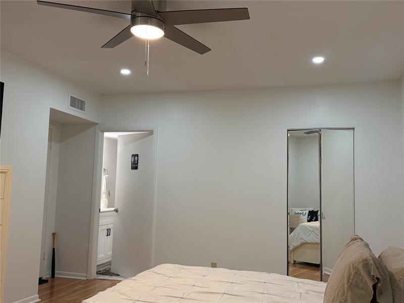Image 18 of 66 For 6314 Longboat Ln  203