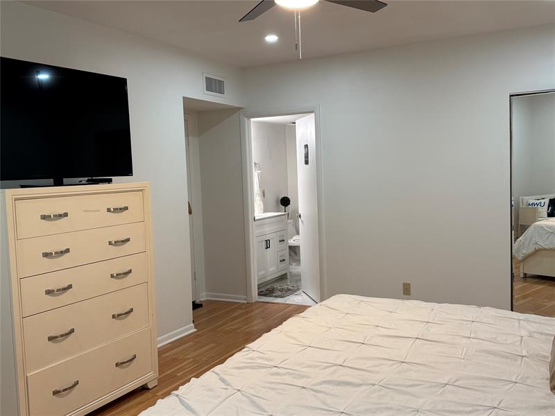 Image 27 of 66 For 6314 Longboat Ln  203