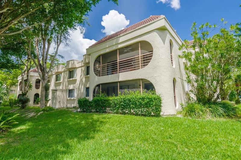 Image 3 of 66 For 6314 Longboat Ln  203