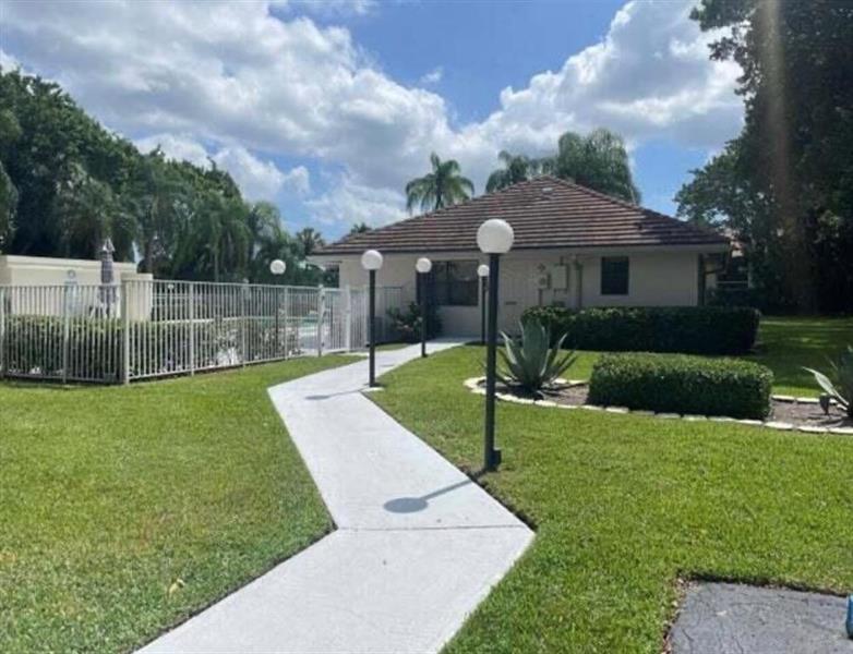 Image 7 of 66 For 6314 Longboat Ln  203