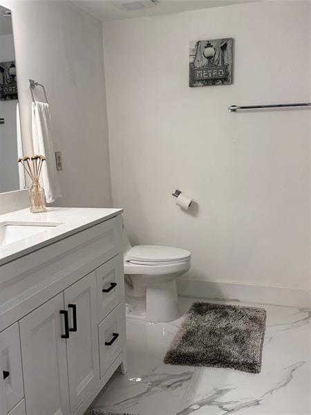 Image 9 of 66 For 6314 Longboat Ln  203