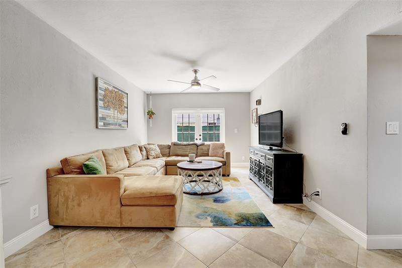 Image 16 of 37 For 744 14th Ave  4