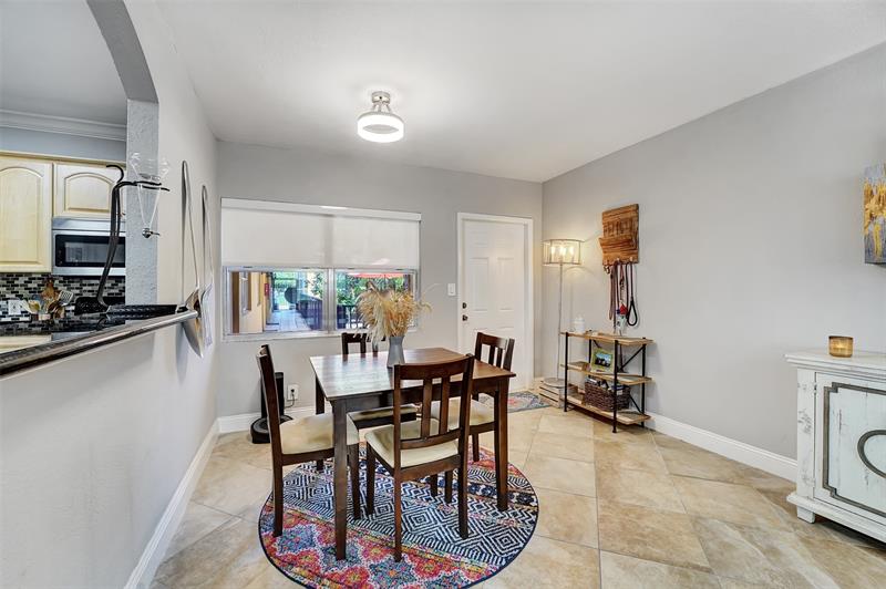 Image 17 of 37 For 744 14th Ave  4