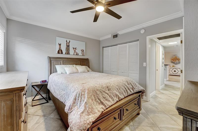 Image 31 of 37 For 744 14th Ave  4