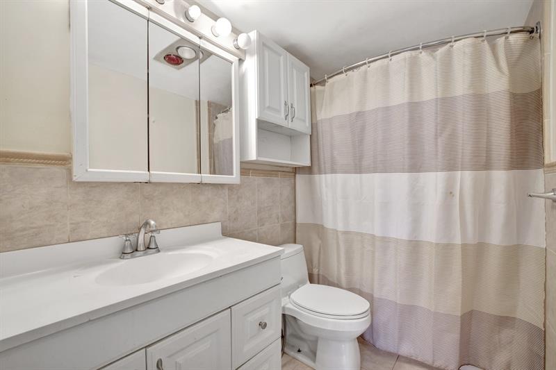 Image 10 of 39 For 917 16th Ave  7