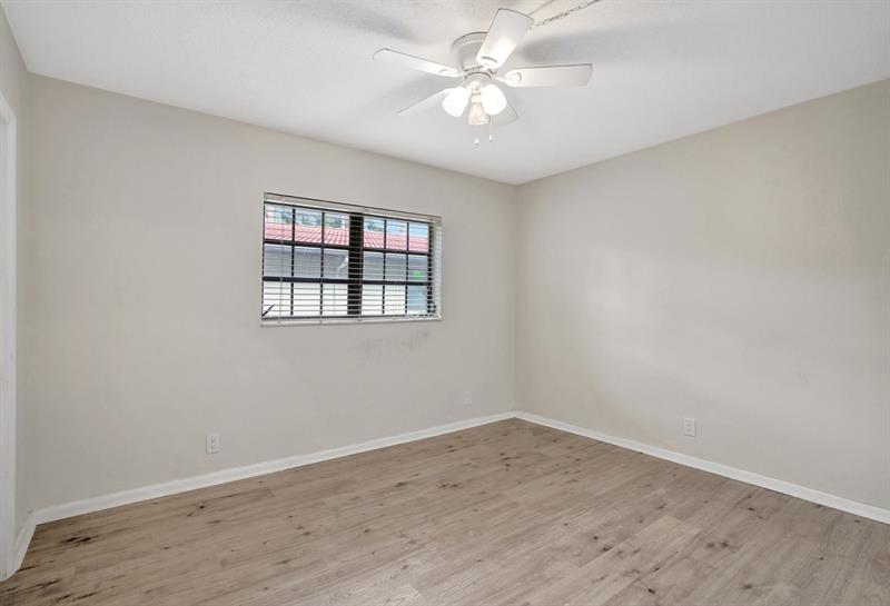 Image 11 of 39 For 917 16th Ave  7