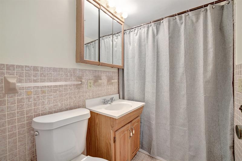 Image 13 of 39 For 917 16th Ave  7