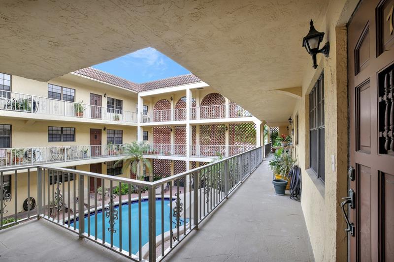 Image 14 of 39 For 917 16th Ave  7