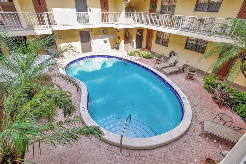 Image 15 of 39 For 917 16th Ave  7