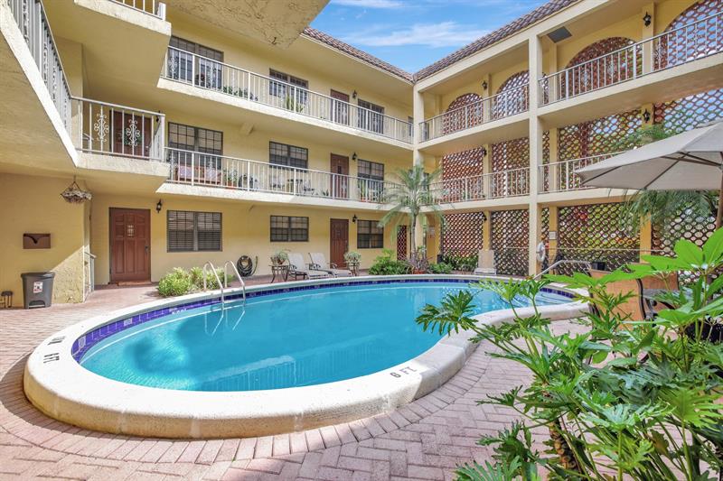 Image 16 of 39 For 917 16th Ave  7