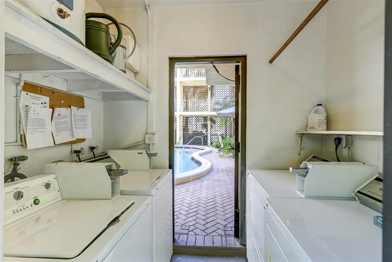 Image 21 of 39 For 917 16th Ave  7