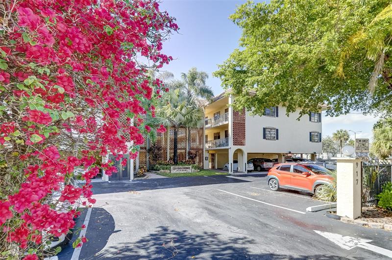 Image 22 of 39 For 917 16th Ave  7