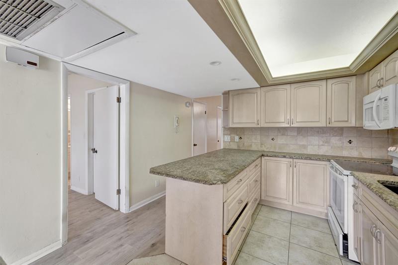 Image 31 of 39 For 917 16th Ave  7