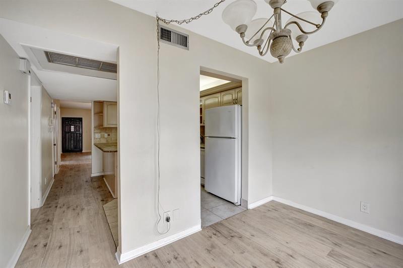 Image 32 of 39 For 917 16th Ave  7