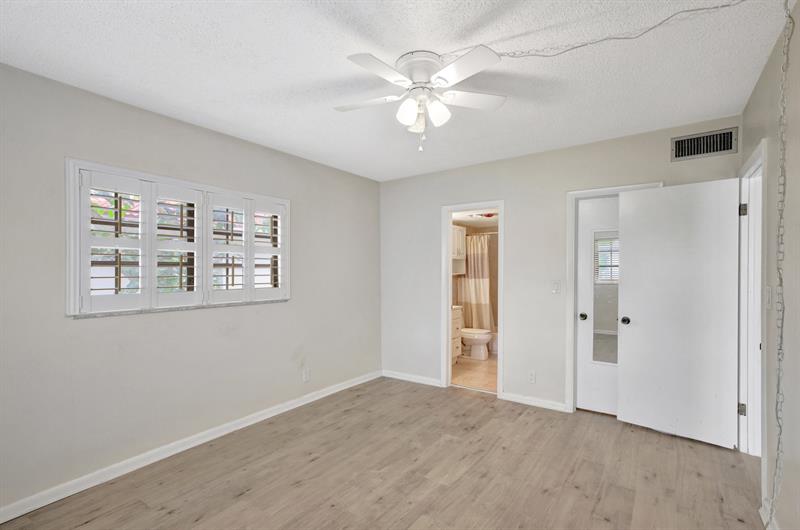 Image 34 of 39 For 917 16th Ave  7