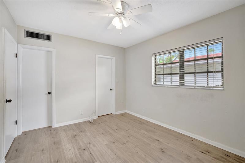 Image 37 of 39 For 917 16th Ave  7