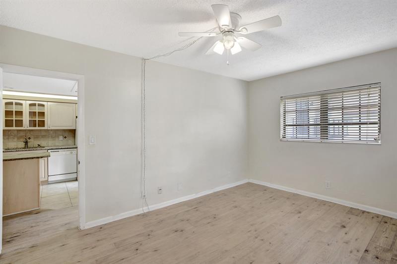 Image 8 of 39 For 917 16th Ave  7