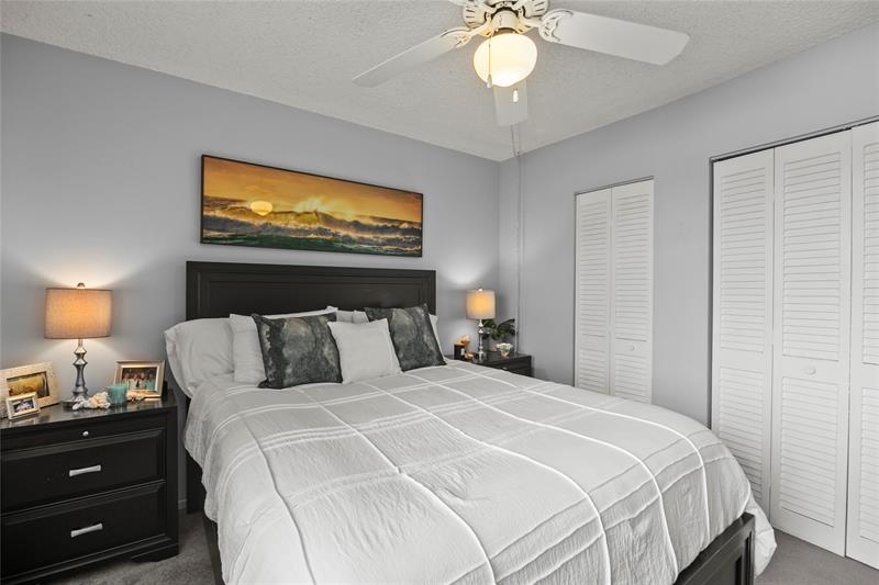 Image 18 of 31 For 401 Golden Isles Dr  1102