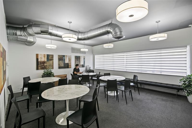 Image 25 of 31 For 401 Golden Isles Dr  1102