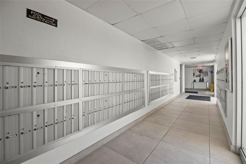 Image 26 of 31 For 401 Golden Isles Dr  1102