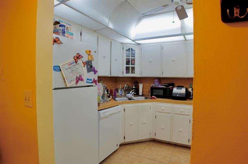 Image 15 of 16 For 10701 Royal Palm Blvd  14