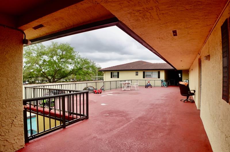 Image 16 of 16 For 10701 Royal Palm Blvd  14