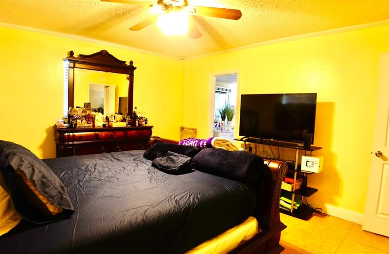 Image 6 of 16 For 10701 Royal Palm Blvd  14
