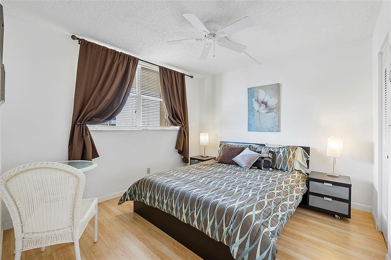 Image 12 of 19 For 6051 61st Ave  202