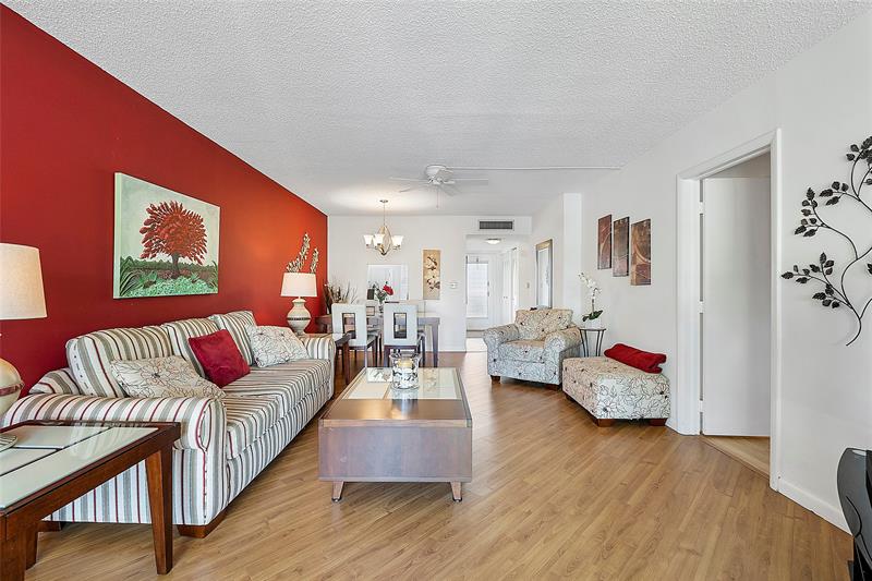 Image 7 of 19 For 6051 61st Ave  202