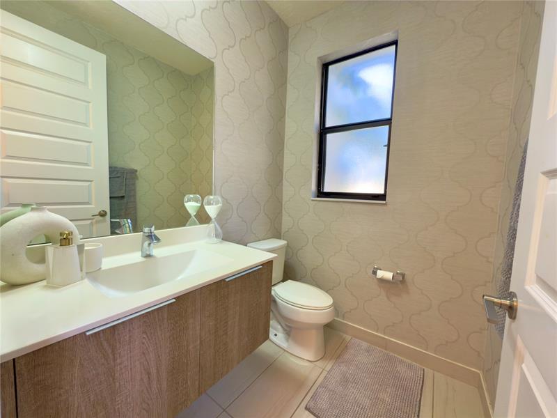 Image 12 of 32 For 7911 105th Ave  7911