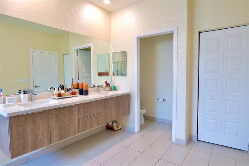 Image 15 of 32 For 7911 105th Ave  7911