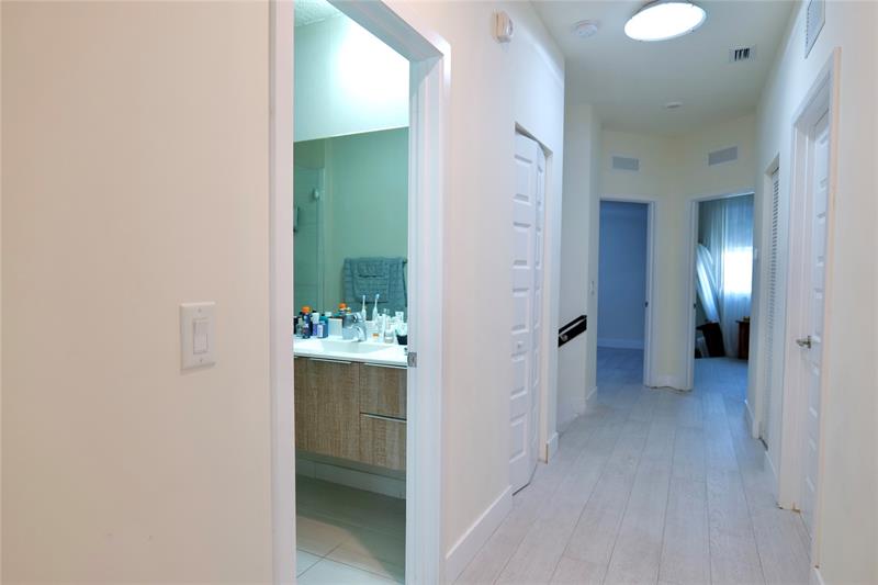 Image 17 of 32 For 7911 105th Ave  7911