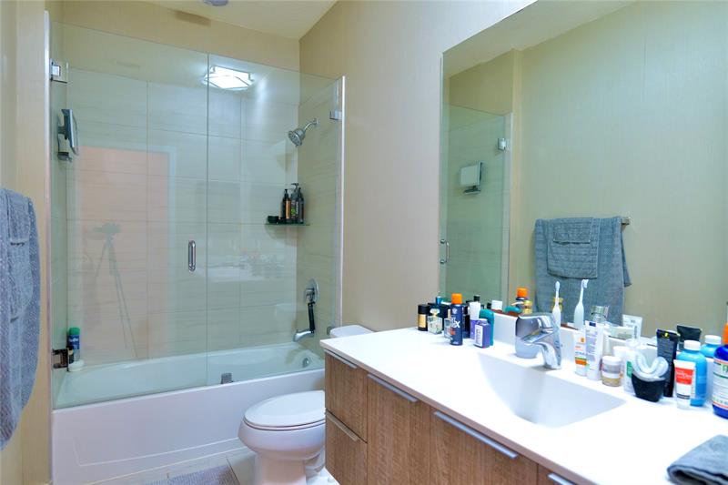 Image 18 of 32 For 7911 105th Ave  7911