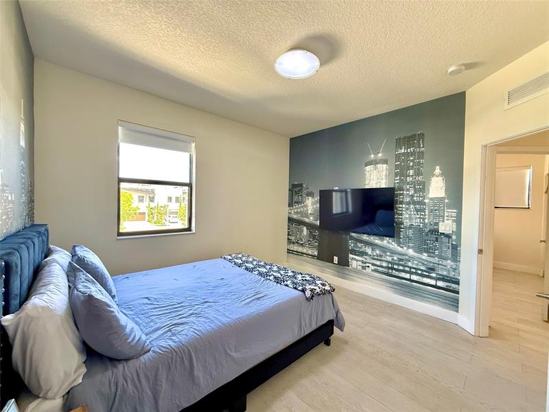 Image 23 of 32 For 7911 105th Ave  7911