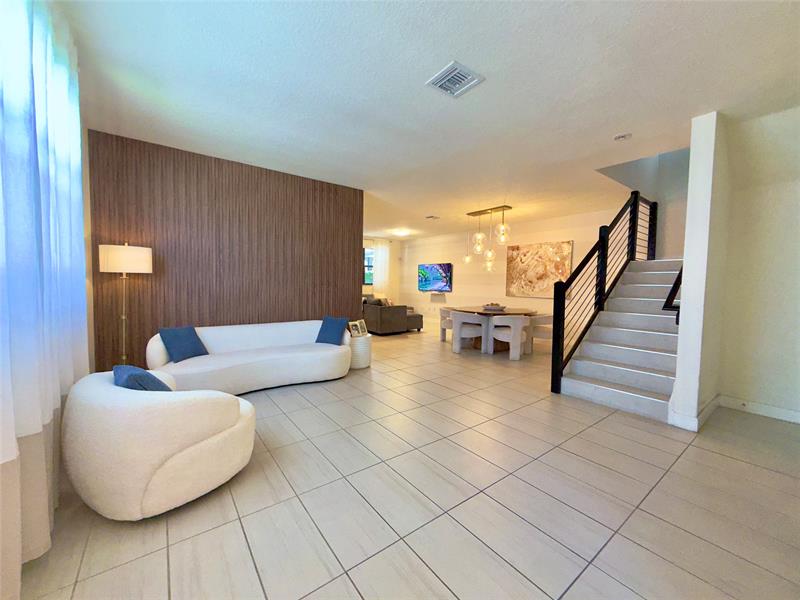 Image 5 of 32 For 7911 105th Ave  7911
