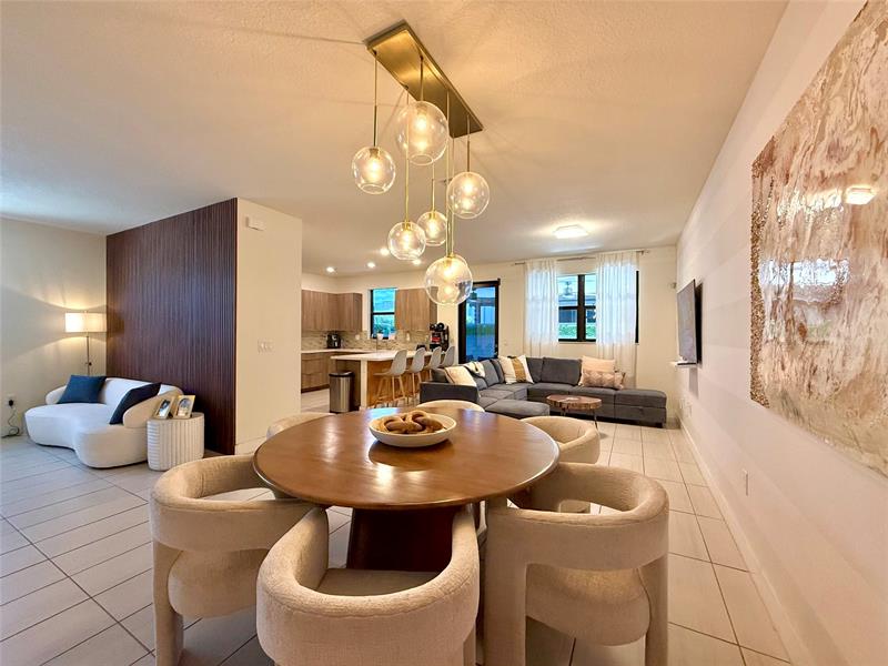 Image 7 of 32 For 7911 105th Ave  7911