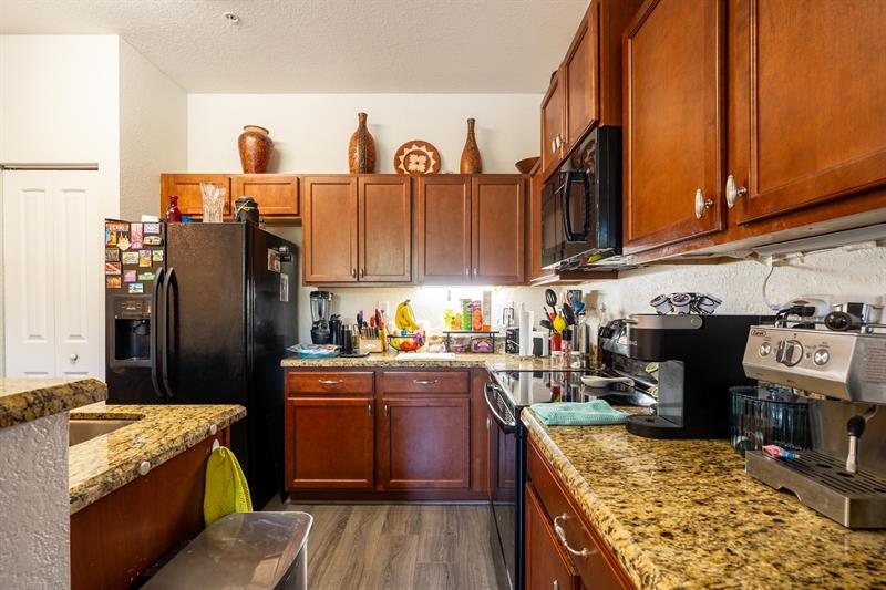 Image 12 of 36 For 250 7th Ct  