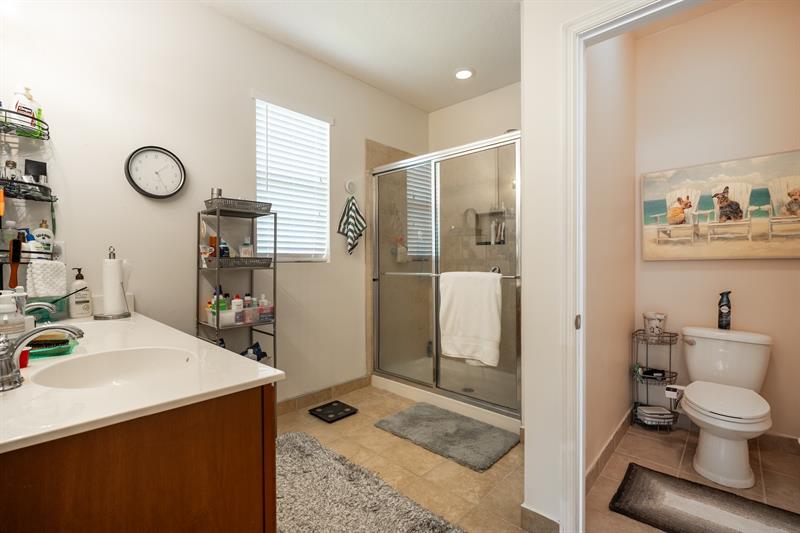 Image 27 of 36 For 250 7th Ct  